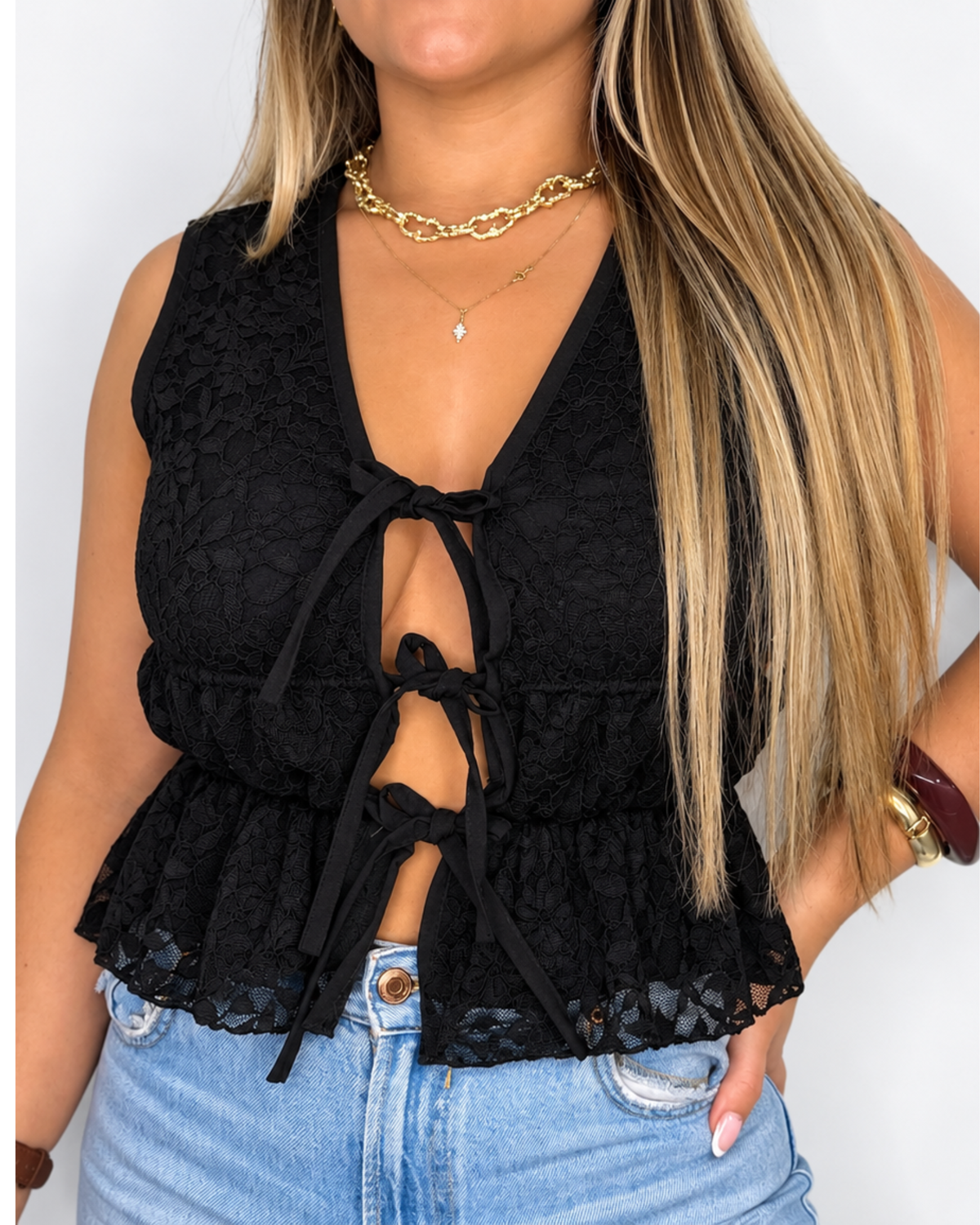 BLUSA MOÑO ENCAJE