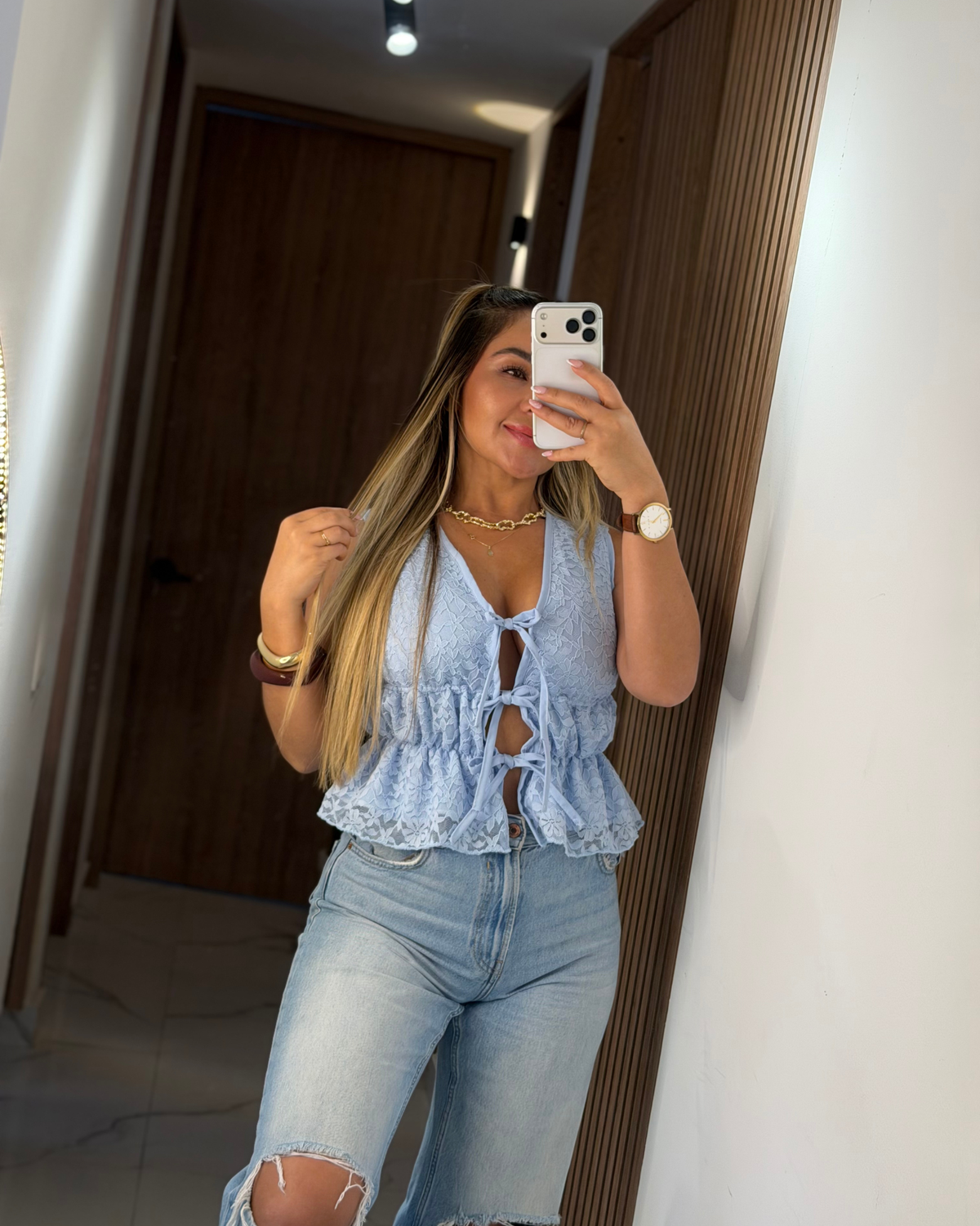 BLUSA MOÑO ENCAJE